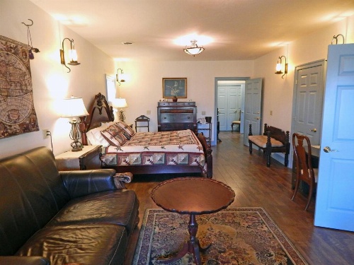 Battlefield Bed & Breakfast image 10